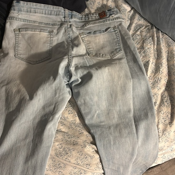 size 15- skinny jeans w stretch (assuming juniors since womens doesnt have size) - Picture 4 of 4